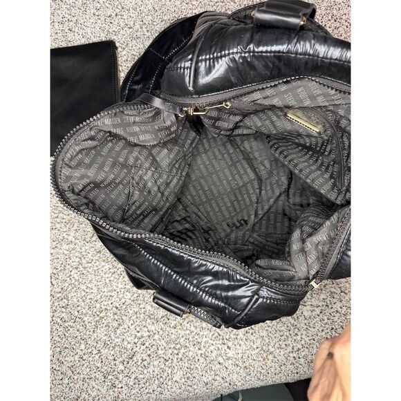 Steve Madden Black Metallic Puffer Weekender Duffel Bag Unisex Travel - Picture 11 of 12